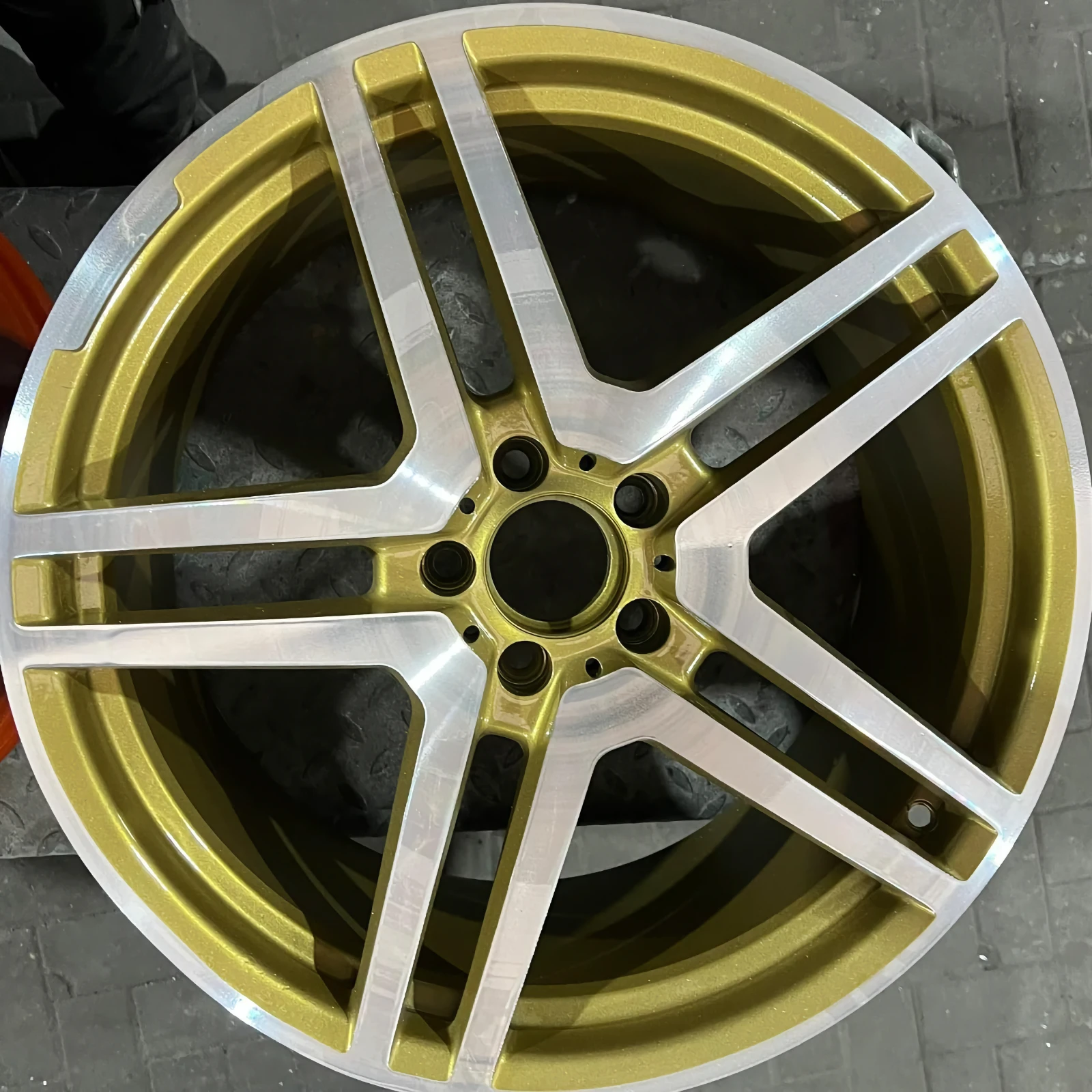 gold_silber_felge_draufsicht